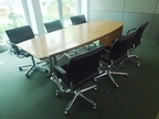 Besprechungstisch-Gruppe bestehend aus Tisch ca. 240 x 100 cm + 6 Leder-Besprechungsstühle Besprechungstisch-Gruppe bestehend aus Tisch ca. 240 x 100 cm + 6 Leder-Besprechungsstühle