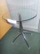 Glas-Besprechungstisch ca. DM 50 cm, H 62 cm Glas-Besprechungstisch ca. DM 50 cm, H 62 cm