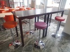 2 Stk. Bistrotische jeweils 105 x 75 x 105 cm + 5 Stk. Barhocker 2 Stk. Bistrotische jeweils 105 x 75 x 105 cm + 5 Stk. Barhocker