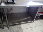 Edelstahl Küchenmodul mit Transportrollen ca. 118 x 85 x 85 cm Edelstahl Küchenmodul mit Transportrollen ca. 118 x 85 x 85 cm
