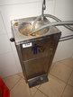 Berührungsloses Waschbecken mit Armatur 35 x 30 x 85 cm Berührungsloses Waschbecken mit Armatur 35 x 30 x 85 cm