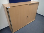 HALI Aktenschrank mit Schiebetür 160 x 43 x 116 cm, 3 Ordner hoch HALI Aktenschrank mit Schiebetür 160 x 43 x 116 cm, 3 Ordner hoch