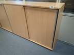 HALI Aktenschrank mit Schiebetür 160 x 43 x 116 cm, 3 Ordner hoch HALI Aktenschrank mit Schiebetür 160 x 43 x 116 cm, 3 Ordner hoch