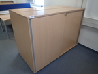 HALI Aktenschrank mit Schiebetür 160 x 43 x 116 cm, 3 Ordner hoch HALI Aktenschrank mit Schiebetür 160 x 43 x 116 cm, 3 Ordner hoch