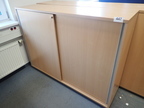 HALI Aktenschrank mit Schiebetür 160 x 43 x 116 cm, 3 Ordner hoch HALI Aktenschrank mit Schiebetür 160 x 43 x 116 cm, 3 Ordner hoch