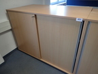 HALI Aktenschrank mit Schiebetür 160 x 43 x 116 cm, 3 Ordner hoch HALI Aktenschrank mit Schiebetür 160 x 43 x 116 cm, 3 Ordner hoch