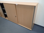 HALI Aktenschrank mit Schiebetür 160 x 43 x 116 cm, 3 Ordner hoch HALI Aktenschrank mit Schiebetür 160 x 43 x 116 cm, 3 Ordner hoch
