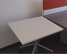 Tisch 80x80, höhenverstellbar Tisch 80x80, höhenverstellbar