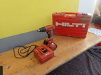 Hilti Akku-Bohrmaschine Typ SF151A + 2 Akkus + 1 Ladegerät im Koffer Hilti Akku-Bohrmaschine Typ SF151A + 2 Akkus + 1 Ladegerät im Koffer