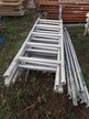 Alu-Gerüst bestehend aus 6 Stk. Stehern, 8 Stk. Diagonalen und 1 Arbeitsplatte Alu-Gerüst bestehend aus 6 Stk. Stehern, 8 Stk. Diagonalen und 1 Arbeitsplatte