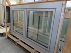 Holz-Alu-Fenster doppelflügelig, Farbe innen F50, außen anthrazit-hellgrau, Maße: ca. B 1700 x H 1000 mm Holz-Alu-Fenster doppelflügelig, Farbe innen F50, außen anthrazit-hellgrau, Maße: ca. B 1700 x H 1000 mm
