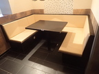 Komplette Kaffeehaus Einrichtung bestehend aus 3 Eckkombinationen und 1 Längskombination, Eckkombinationen 160 x 225 cm, Längsbank L 245 cm + 5 Tische unterschiedliche Komplette Kaffeehaus Einrichtung bestehend aus 3 Eckkombinationen und 1 Längskombination, Eckkombinationen 160 x 225 cm, Längsbank L 245 cm + 5 Tische unterschiedliche