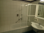 Badewanne inkl. Duscharmatur, Maße: ca. 170 x 74 cm Badewanne inkl. Duscharmatur, Maße: ca. 170 x 74 cm