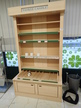 Verkaufsstand ca. B 120 x T 25 - 60 cm x H 215 cm Verkaufsstand ca. B 120 x T 25 - 60 cm x H 215 cm