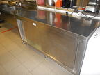 Zanussi Edelstahl-Arbeitstisch mit Doppeltür (ohne Inhalt) ca. B 160 x T 70 x H 90 cm Zanussi Edelstahl-Arbeitstisch mit Doppeltür (ohne Inhalt) ca. B 160 x T 70 x H 90 cm