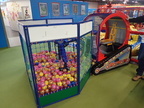 Bällchen-Spiel-Bagger mit Münzeinwurf inkl. Bälle ca. L 280 x T 170 x H 160 cm Bällchen-Spiel-Bagger mit Münzeinwurf inkl. Bälle ca. L 280 x T 170 x H 160 cm