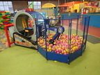 Bällchen-Spiel-Bagger mit Münzeinwurf inkl. Bälle ca. L 280 x T 170 x H 160 cm Bällchen-Spiel-Bagger mit Münzeinwurf inkl. Bälle ca. L 280 x T 170 x H 160 cm