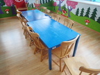 Feen-Wald Einrichtung bestehend aus 2 Tischen je 120 x 75 cm + 15 Stühlen + 1 Bank Feen-Wald Einrichtung bestehend aus 2 Tischen je 120 x 75 cm + 15 Stühlen + 1 Bank