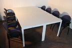 Besprechungstischgruppe bestehend aus 2 Tischen und 8 Sessel Besprechungstischgruppe bestehend aus 2 Tischen und 8 Sessel
