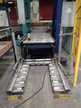 Automatische Palettenwickelanlage mit Aufgeber - Rollbahn - Abgabe über Rollbahn inkl. Aufzugsturmeinheit Fabrikat: RAPTOR Baujahr: 2004, TGW Fördertechnik Automatische Palettenwickelanlage mit Aufgeber - Rollbahn - Abgabe über Rollbahn inkl. Aufzugsturmeinheit Fabrikat: RAPTOR Baujahr: 2004, TGW Fördertechnik