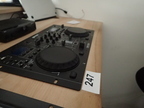 Gemini CDM-4000 DJ Media Player Gemini CDM-4000 DJ Media Player