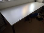 Schreibtisch ca. 200 x 80 cm Schreibtisch ca. 200 x 80 cm