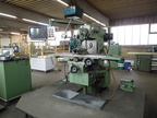 CMC Universal-Fräsmaschine Typ FU 2CMC, 12 kW, BJ 01/90, 0-780 mm, mit Haidenhain-Steuerung, Gesamtmaße ca. L 2000 x B 2200 x H 2100 mm CMC Universal-Fräsmaschine Typ FU 2CMC, 12 kW, BJ 01/90, 0-780 mm, mit Haidenhain-Steuerung, Gesamtmaße ca. L 2000 x B 2200 x H 2100 mm