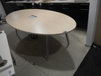 Hali Besprechungstisch oval mit EDV-Leiste ca. 278 x 128 x 74 cm, höhenverstellbar Hali Besprechungstisch oval mit EDV-Leiste ca. 278 x 128 x 74 cm, höhenverstellbar