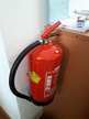 Feuerlöscher mit Wandhalterung Feuerlöscher mit Wandhalterung