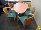 Besprechungstischgruppe + 6 Stühle, Tisch oval ca. L 140 x B 72 cm Besprechungstischgruppe + 6 Stühle, Tisch oval ca. L 140 x B 72 cm