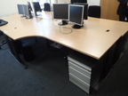Schreibtisch-Winkelkombination ca. L 200 x B 80 - 120 cm Schreibtisch-Winkelkombination ca. L 200 x B 80 - 120 cm