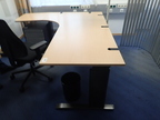 Schreibtisch-Winkelkombination ca. L 200 x B 80 - 120 cm + Anbauteil 60 x 60 cm Schreibtisch-Winkelkombination ca. L 200 x B 80 - 120 cm + Anbauteil 60 x 60 cm