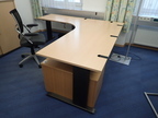 Schreibtisch-Winkelkombination ca. L 200 x B 80 - 120 cm + Anbauteil 80 x 60 cm Schreibtisch-Winkelkombination ca. L 200 x B 80 - 120 cm + Anbauteil 80 x 60 cm