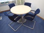 Besprechungstischgruppe DM 100 cm + 4 Stk. Wiesner Hager Besprechungsstühle Besprechungstischgruppe DM 100 cm + 4 Stk. Wiesner Hager Besprechungsstühle