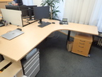 Schreibtisch-Winkelkombination ca. L 200 x B 80 - 120 cm + Anbauteil 60 x 60 cm Schreibtisch-Winkelkombination ca. L 200 x B 80 - 120 cm + Anbauteil 60 x 60 cm