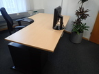 Schreibtisch-Winkelkombination ca. L 200 x B 80 - 120 cm Schreibtisch-Winkelkombination ca. L 200 x B 80 - 120 cm