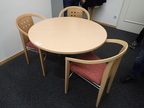 Besprechungstischgruppe, Tisch DM 100 cm + 3 Stk. Besprechungsstühle Besprechungstischgruppe, Tisch DM 100 cm + 3 Stk. Besprechungsstühle
