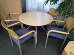 Besprechungstisch-Gruppe + 4 Stühle DM 100 cm Besprechungstisch-Gruppe + 4 Stühle DM 100 cm