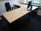 Schreibtisch-Winkelkombination ca. L 200 x B 80 - 120 cm + Anbauteil L 80 x 60 cm Schreibtisch-Winkelkombination ca. L 200 x B 80 - 120 cm + Anbauteil L 80 x 60 cm