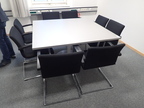 Besprechungstischgruppe bestehend aus 1 Tisch ca. 140 x 140 cm + 8 Stühle Besprechungstischgruppe bestehend aus 1 Tisch ca. 140 x 140 cm + 8 Stühle