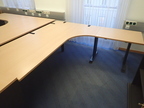 Schreibtisch-Winkelkombination ca. L 200 x B 80 - 120 cm + Anbauteil 80 x 60 cm Schreibtisch-Winkelkombination ca. L 200 x B 80 - 120 cm + Anbauteil 80 x 60 cm