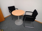 Besprechungstischgruppe mit Tisch DM ca. 65 cm + 2 Stk. Besprechungsstühlen Besprechungstischgruppe mit Tisch DM ca. 65 cm + 2 Stk. Besprechungsstühlen
