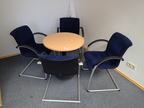 Besprechungstisch DM 65 cm + 4 Besprechungsstühle Besprechungstisch DM 65 cm + 4 Besprechungsstühle