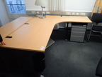 Schreibtisch-Winkelkombination ca. L 200 x B 80 - 120 cm + Anbauteil 60 x 60 cm Schreibtisch-Winkelkombination ca. L 200 x B 80 - 120 cm + Anbauteil 60 x 60 cm