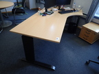 Schreibtisch-Winkelkombination ca. L 200 x B 80 - 120 cm Schreibtisch-Winkelkombination ca. L 200 x B 80 - 120 cm