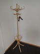 Kleiderständer in Holzausführung Kleiderständer in Holzausführung