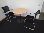 Besprechungstisch DM 80 cm + 2 Besprechungsstühle Besprechungstisch DM 80 cm + 2 Besprechungsstühle