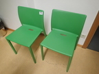 2 PVC-Stühle 2 PVC-Stühle