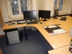 Schreibtisch-Winkelkombination ca. L 200 x B 80 - 120 cm + Anbauteil 80 x 60 cm Schreibtisch-Winkelkombination ca. L 200 x B 80 - 120 cm + Anbauteil 80 x 60 cm