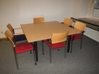 Besprechungstisch ca. 140 x 140 cm + 6 Besprechungsstühle Besprechungstisch ca. 140 x 140 cm + 6 Besprechungsstühle